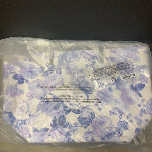 NEW FLORAL VICTORIA SECRET TOTE - Picture 5 of 5